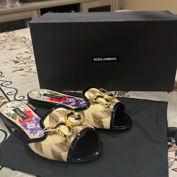 Sandales Dolce & Gabbana En Velours Noir Avec Feuille Or - Taille 40 EU, Taille Conique, Neuf Avec Boîte
